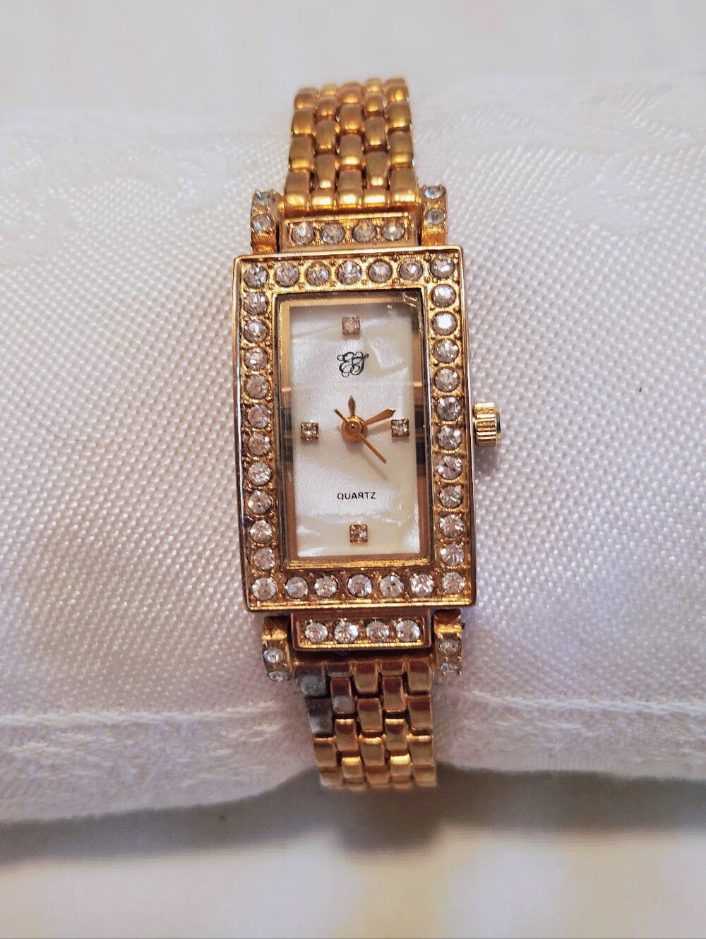 Elizabeth Taylor White Diamond Watch Mother of Pearl Face Rhinestones (untested)